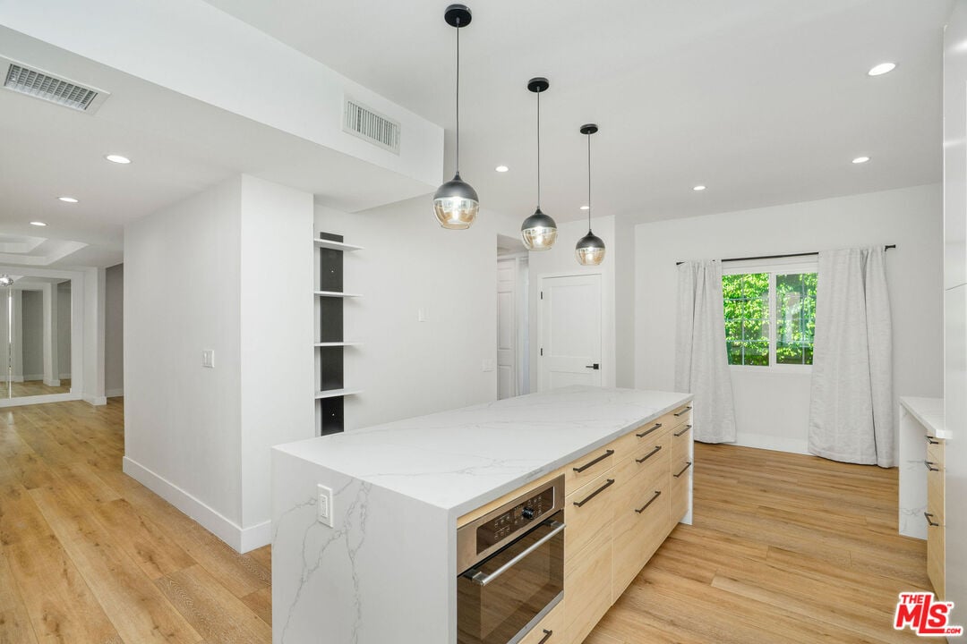 Foto principal - 5923 Etiwanda Ave