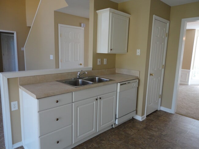 Foto del edificio - 3206 Claybrooke Dr NE