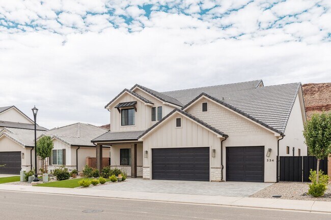 Foto del edificio - Wonderful 5 bedroom 4 bath home built by New Trend Construction