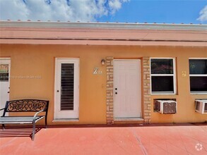 Building Photo - 140 SW 30th Ct