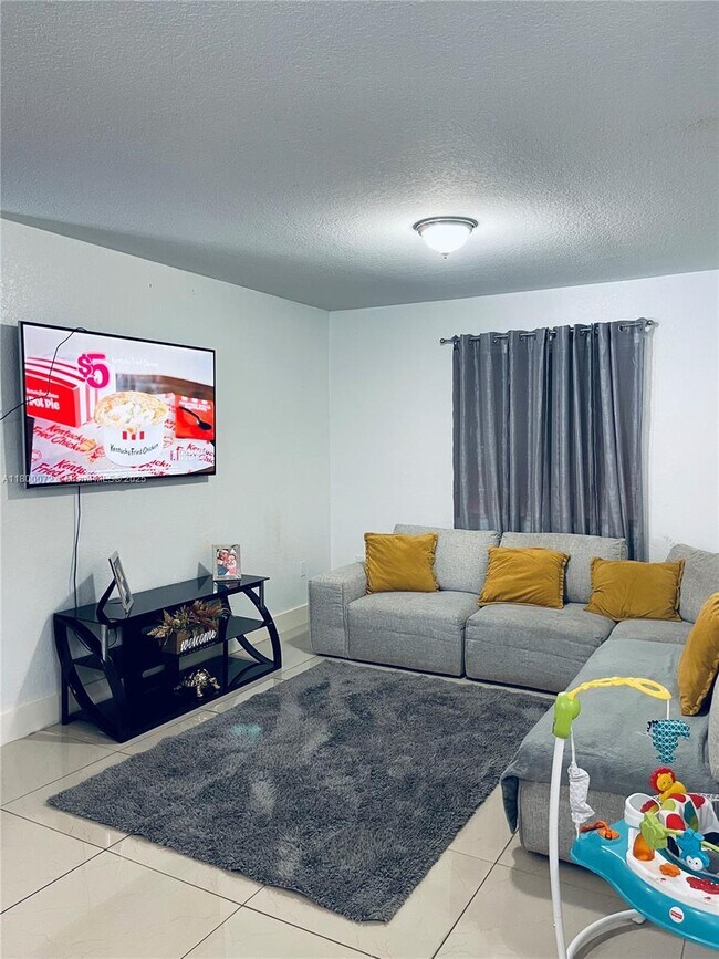 Foto del edificio - 5857 NW 13th Ave