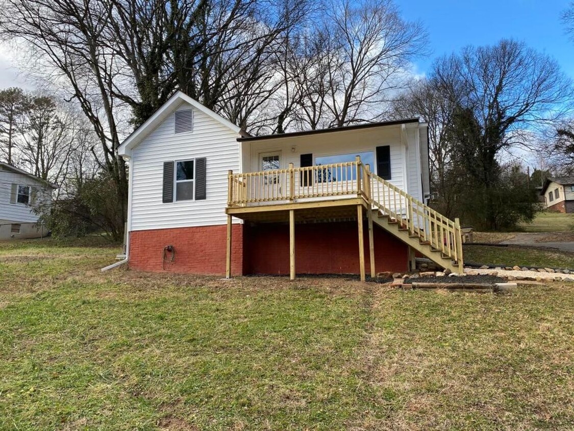 Primary Photo - RENOVATED 2 BEDROOM HOUSE IN FOUNTAIN CITY