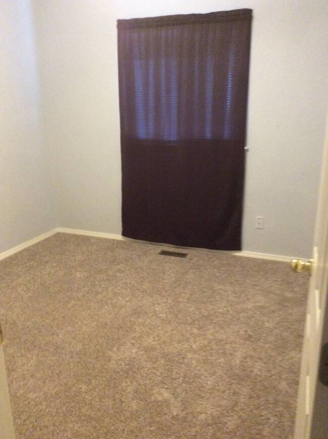 Foto del edificio - 1496 E Tourmaline St