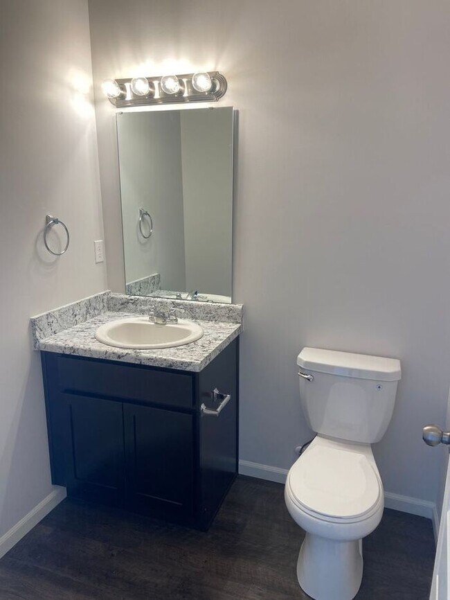Foto del edificio - **Move-in Special** | Three Bedroom | Two ...