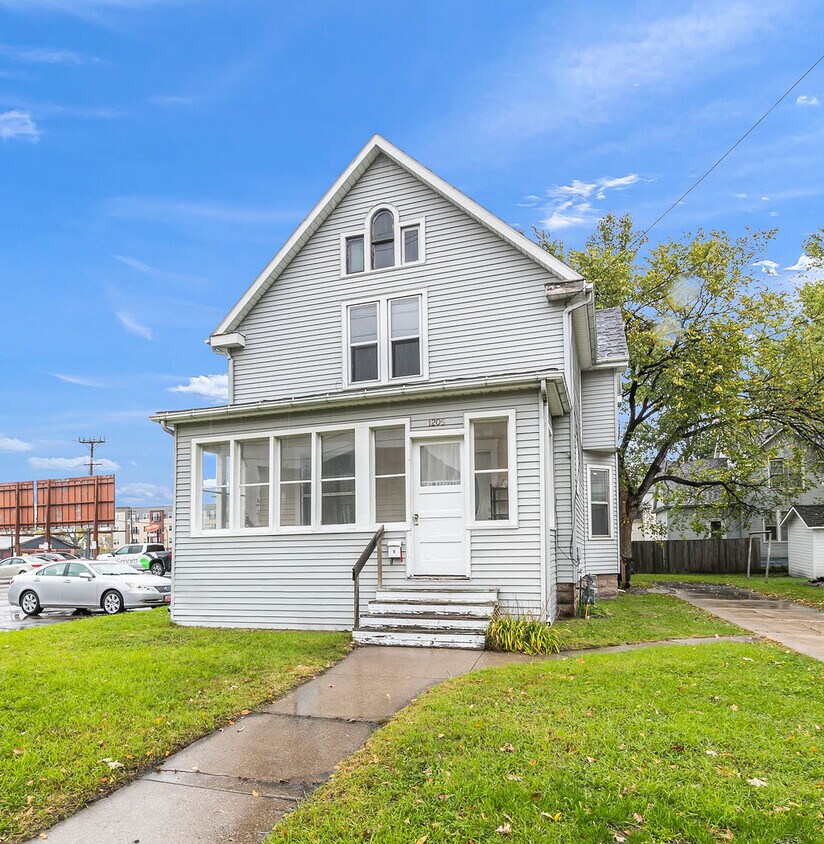 Primary Photo - 1205 4th Ave S