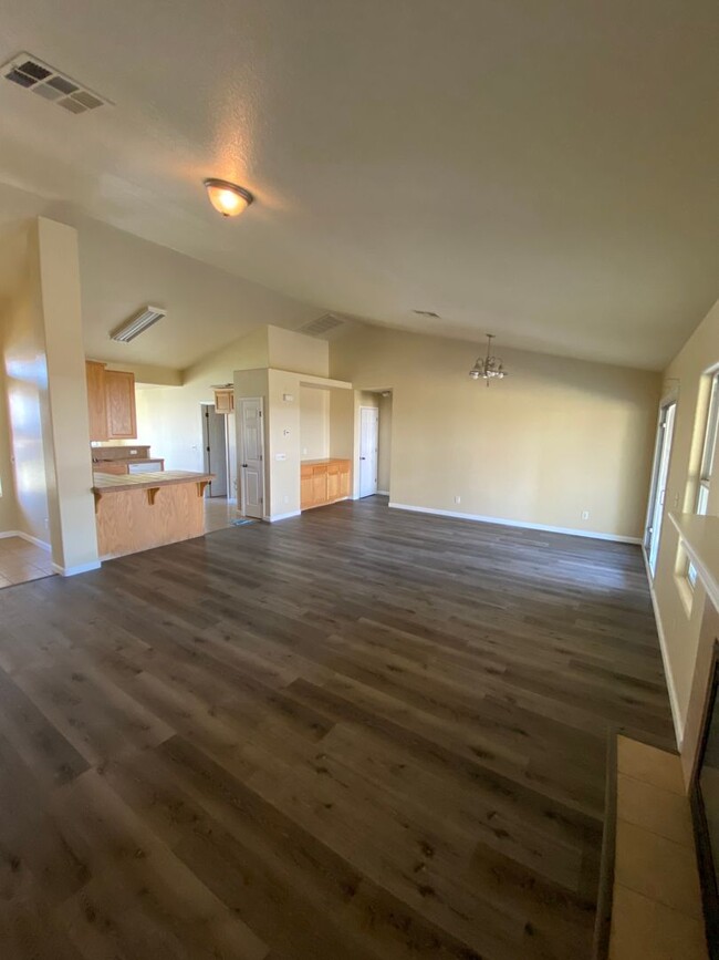 Building Photo - Open concept in Madera Ca