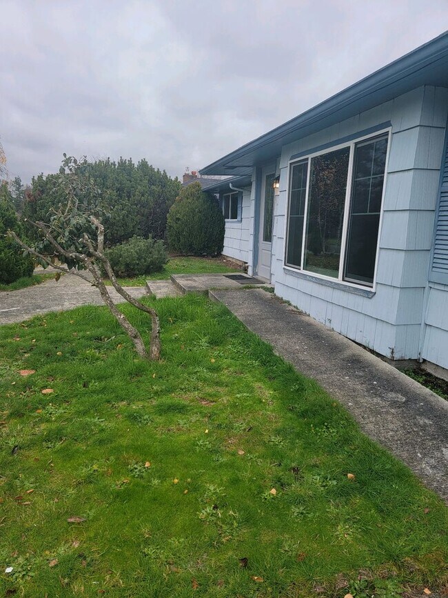 Foto del edificio - 10617 Westwood Dr SW