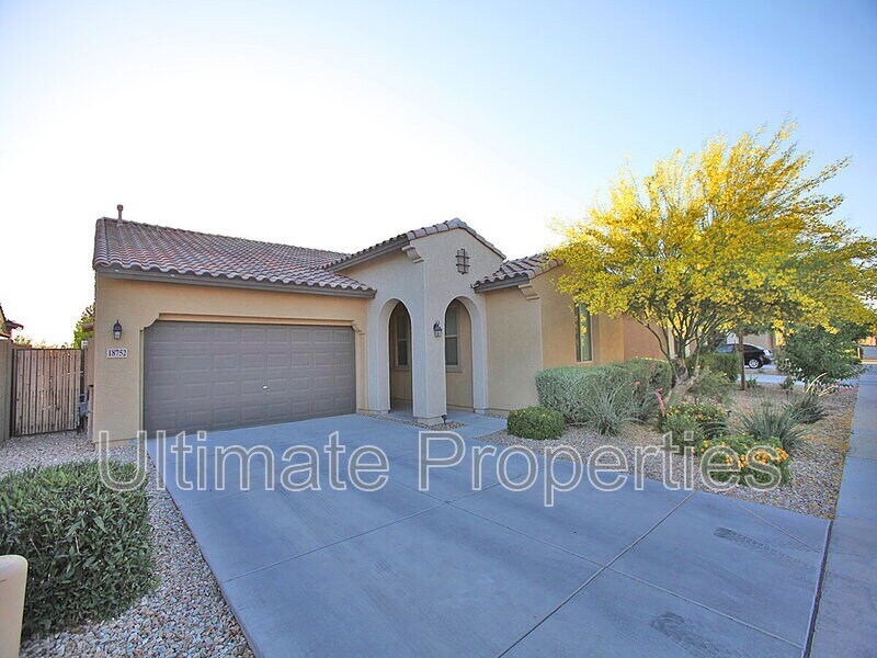 Primary Photo - 18752 N 51st Dr