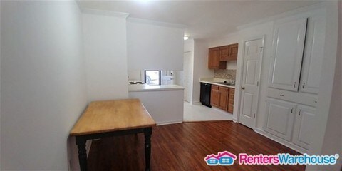 Foto del edificio - 2496 Leeshire Rd