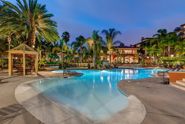 Building Photo - Alessio