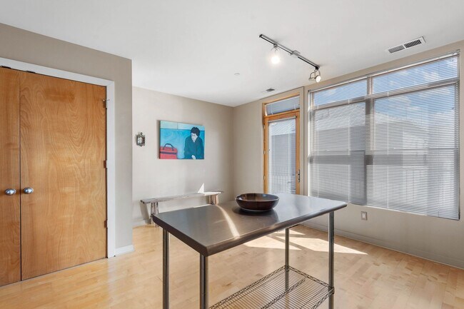 Foto del edificio - 316 Broadway Blvd NE