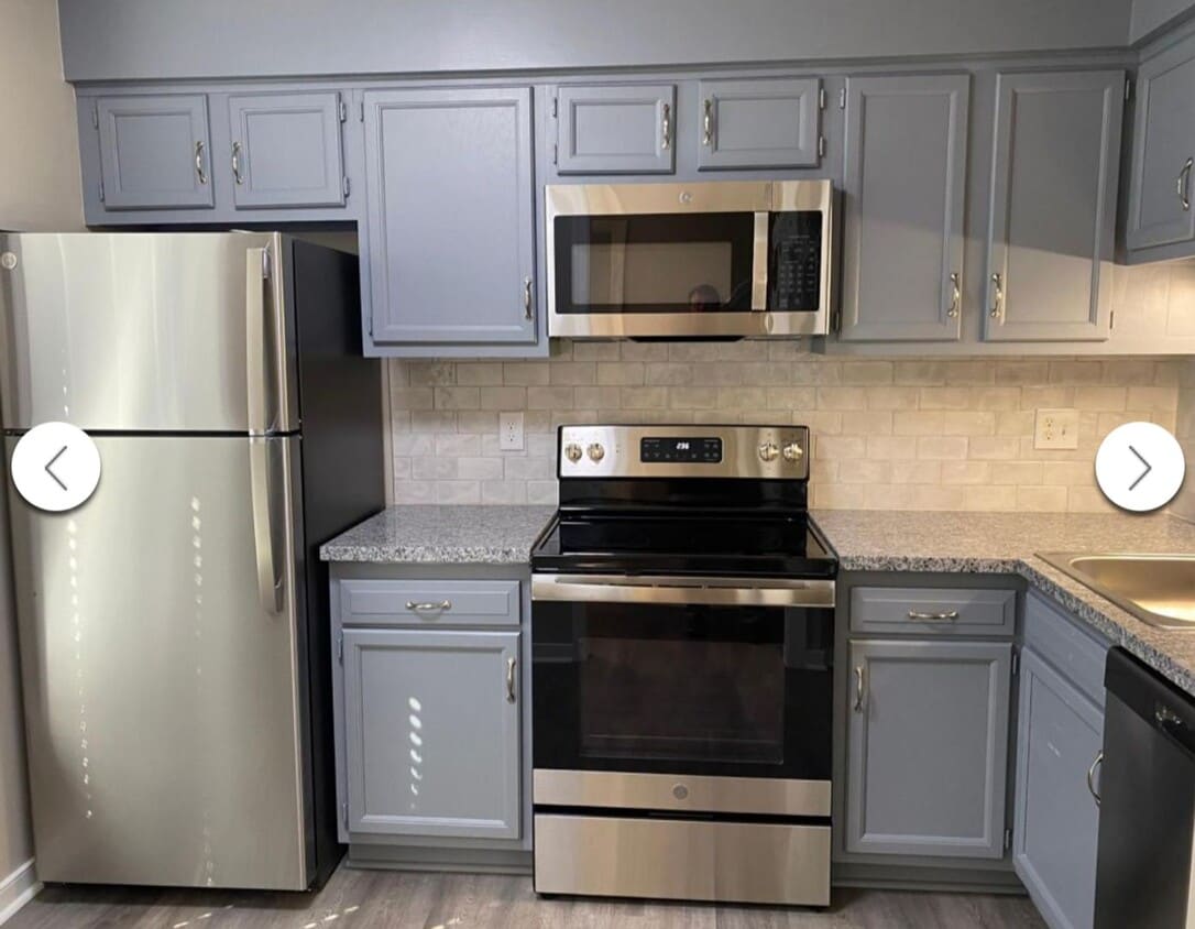 Primary Photo - Super Cute END UNIT townhome located close...