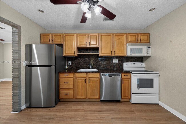 Foto del edificio - 5265 NE 1st Terrace