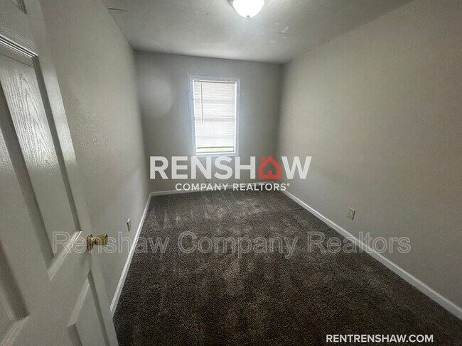 Foto del edificio - 65 Gus Pope Rd