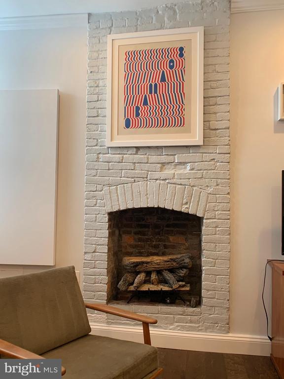 Building Photo - 513 S Regester St