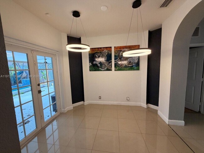 Foto del edificio - 2804 NW 7th Ct