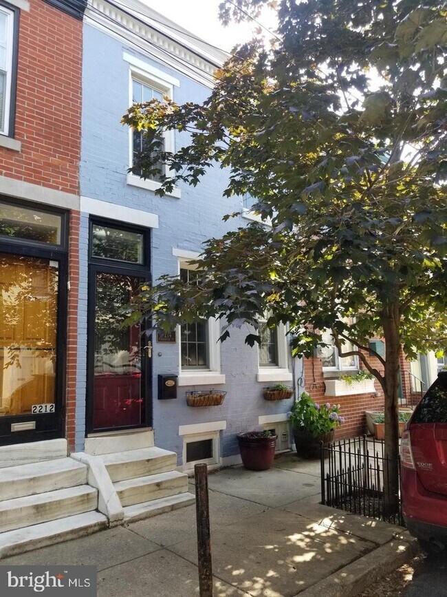 Building Photo - 2214 Pemberton St