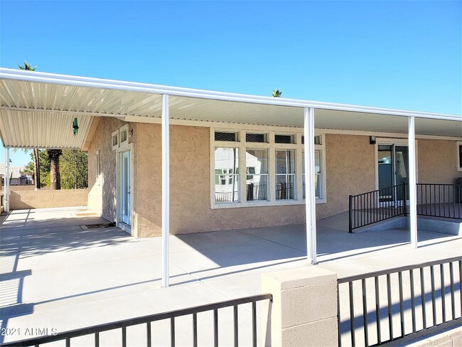 Foto del edificio - 7215 E Inverness Ave