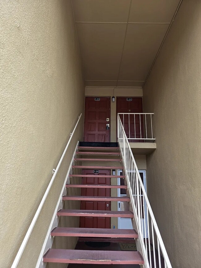 Building Photo - 1000 Lake of the Woods Blvd