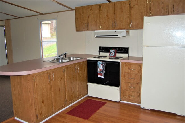 Building Photo - 3/1.5 in The Park at Hwy 16 Unit #5; Locat...
