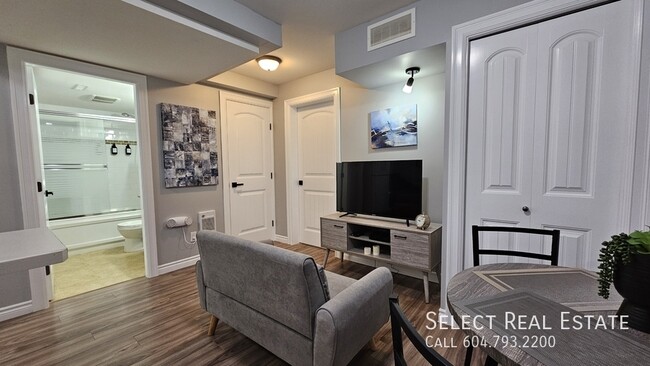 Building Photo - 5741 Shawnigan Dr