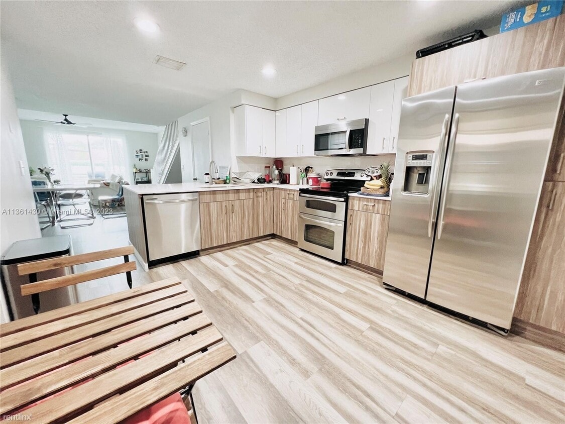 Primary Photo - 4 br, 2.5 bath House - 1315 Presidio Dr # ...