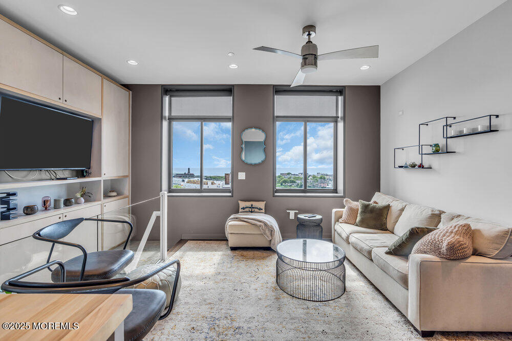 Foto principal - 601 Bangs Ave