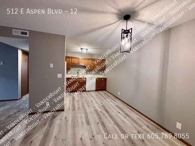 Foto del edificio - 512 E Aspen Blvd