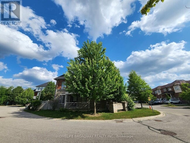 Building Photo - 98 Hillwood St