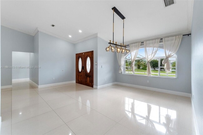 Foto del edificio - Winged Foot Drive, Hialeah, FL 33015 - 4 BR 3 BA house