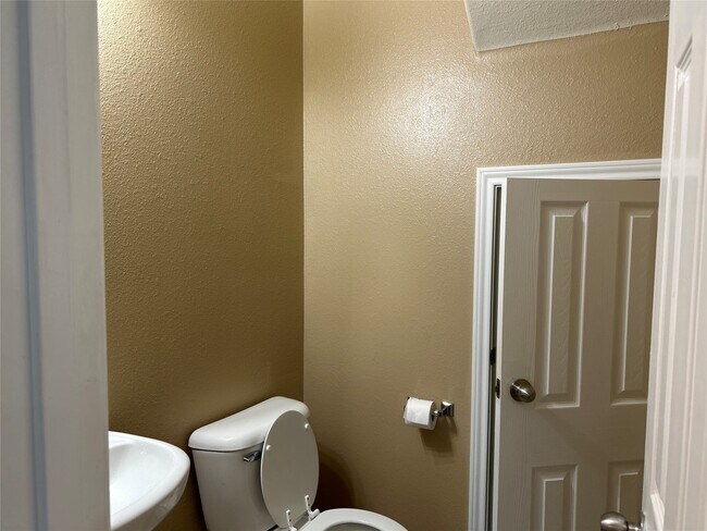 Foto del edificio - 14430 Fairbuff Ln