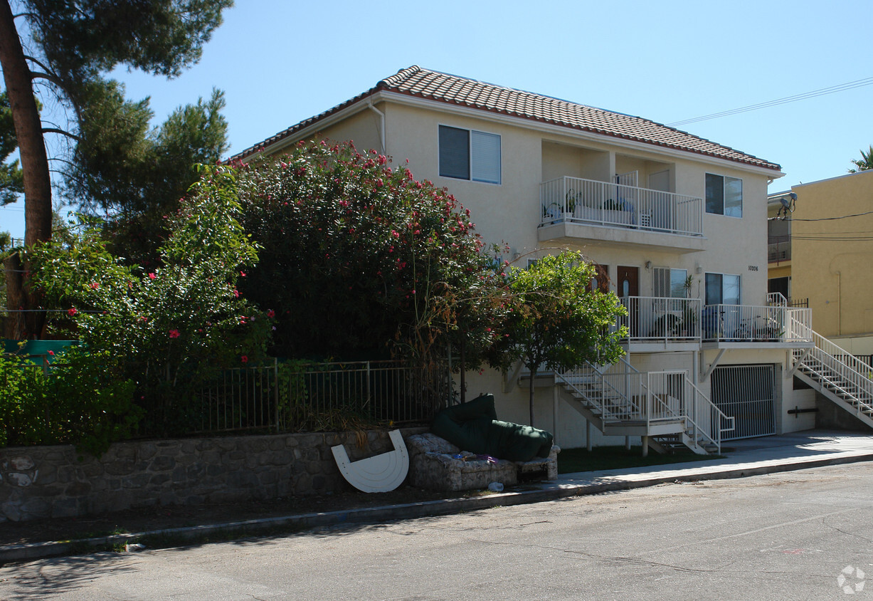 Foto del edificio - 10206 Hillhaven Ave