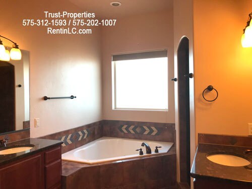 Foto del edificio - Sonoma Ranch / Mountain Views