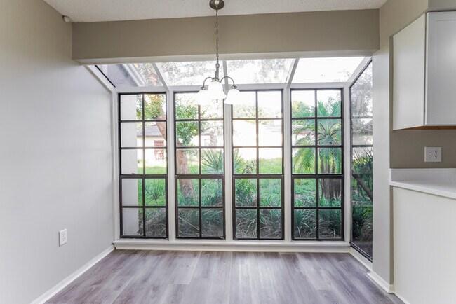 Foto del edificio - Spacious 3-Bedroom Eustis Home