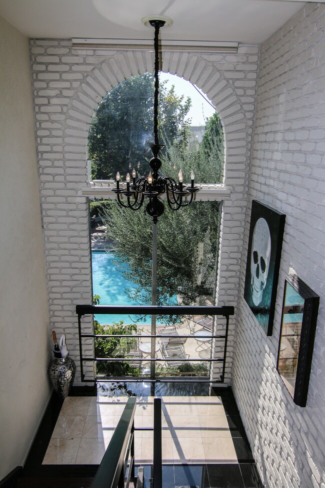 Foto del edificio - 5323 Coldwater Canyon Ave