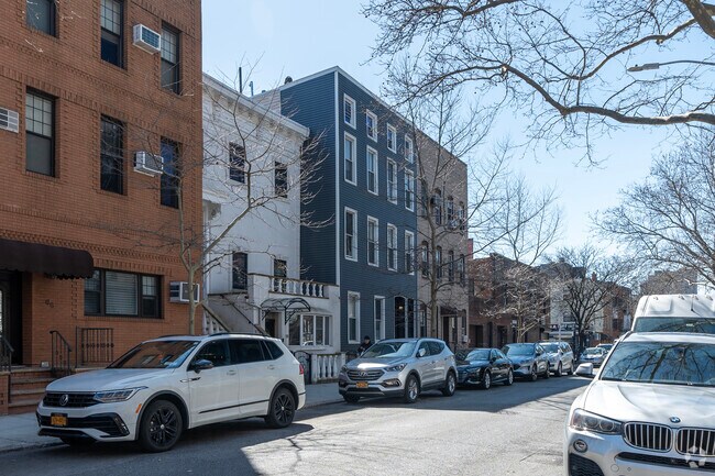 Foto del edificio - 62 Skillman Ave