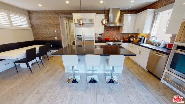 Building Photo - 12860 W S Seaglass Cir