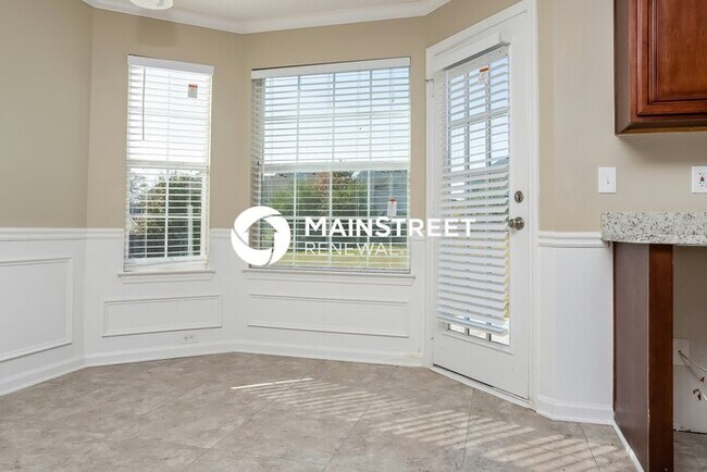 Foto del edificio - 4 Bedroom Pet-Friendly Home in Atlanta, GA with Main Street Renewal