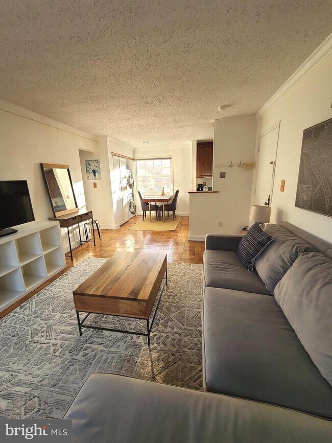 Foto del edificio - 1704 W Abingdon Dr