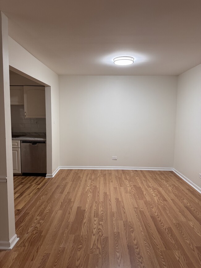 Building Photo - 1100 E Randville Dr