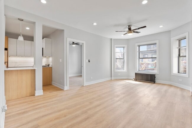 Building Photo - 7508 N Eastlake Ter