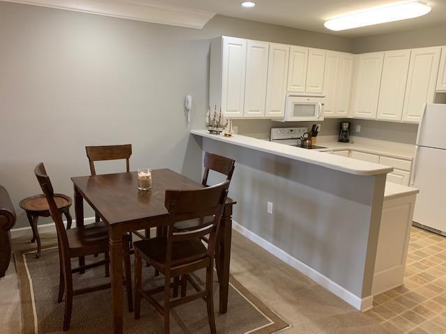 Building Photo - 395 S Crow Creek Dr
