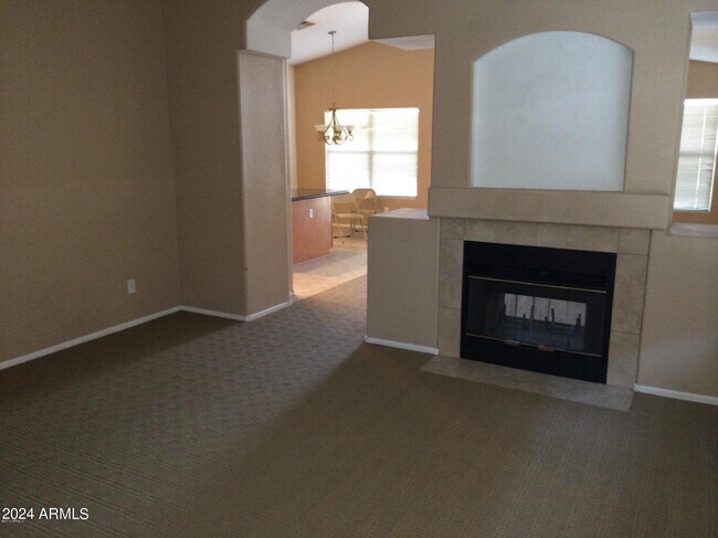 Foto del edificio - 4702 E Mountain Sage Dr