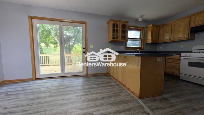 Foto del edificio - 765 50th Ave NW