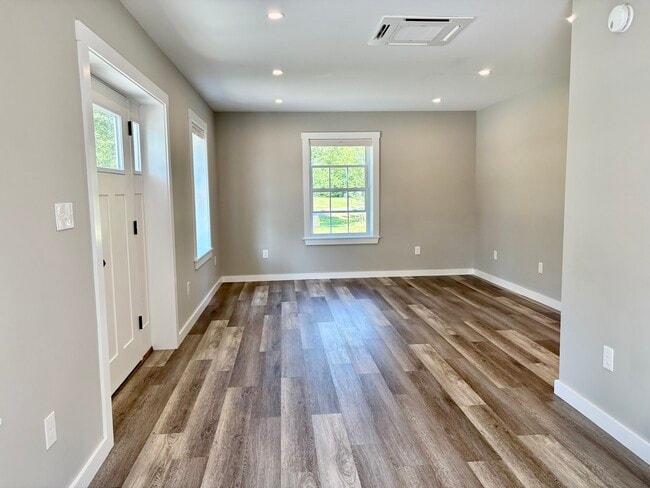 Foto del edificio - 144 Buttonbush Ln