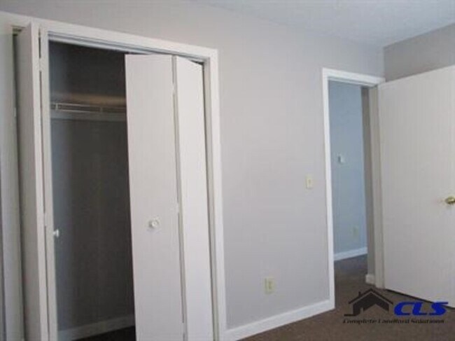 Foto del edificio - 1034 N 8th St