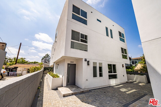 Foto del edificio - 2057 S Garth Ave