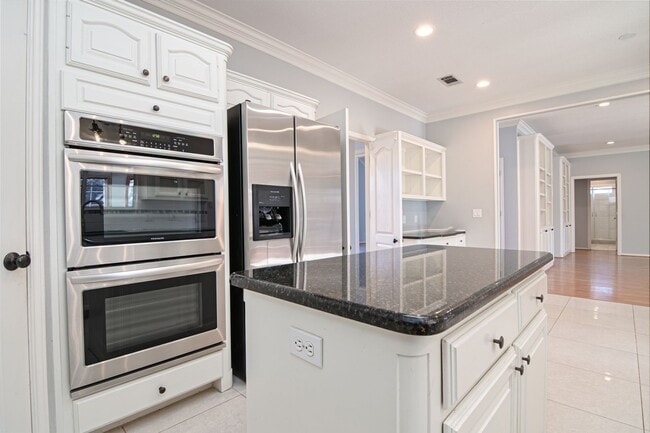 Building Photo - 4601 Cherrywood Dr