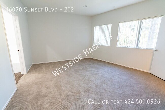 Foto del edificio - 16070 W Sunset Blvd