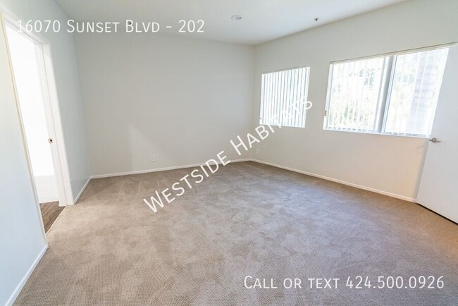 Building Photo - 16070 W Sunset Blvd